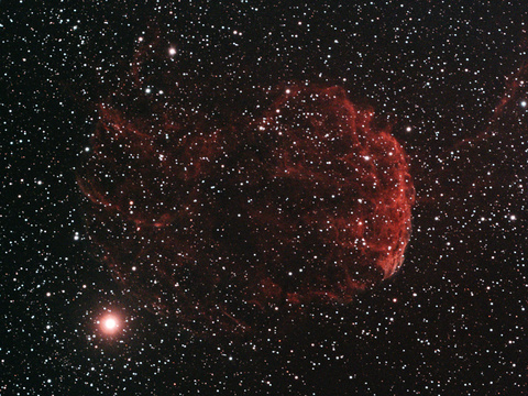 Qualle — Mal wieder ein Astrofoto, ist ja selten in der letzten Zeit. Der Quallennebel IC443 aufgenommen von Niels am 13.2.2021. Mit dem Pentax 75/500 SDHF und der ZWO ASI 294 McPro wurde 150x60 Sekunden belichtet bei Gain 500 und -20 Grad Chiptemperatur. Es wurde ein UHC-Filter verwendet.