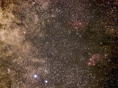Pfote — NGC 6334 Katzenpfotennebel und NGC 6357 Hummernebel im Skorpion, mit 300 mm F/5,6 19 mal 60 sec, fotografiert auf El Hierro, Kanarische Inseln, Juli 2019, Matthias