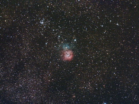 Trifid — Der Trifidnebel (M20) und der Sternhaufen M21 aufgenommen am 3.7.2025 von Niels mit dem Dwarf3 Smart Teleskop im EQ Modus. Belichtung: 80x60 Sekunden bei Gain 60