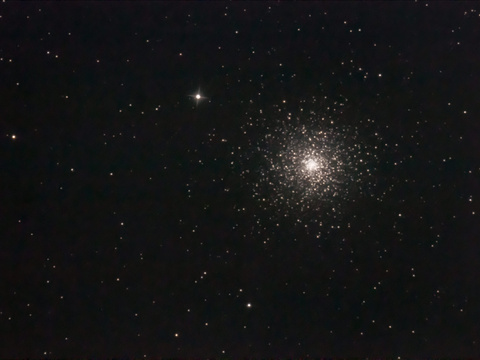 M 15 — M 15 am 24.7.2018 bei fast Vollmond, 14" RC der STW, 8 Aufnahmen zu je 20 sec bei 2000 ISO, Canon 80D, DSS, Lightroom, von Matthias