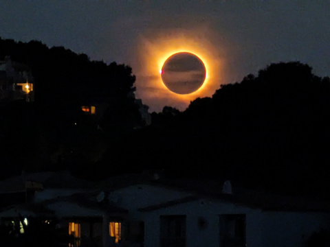 Totale Sonnenfinsternis